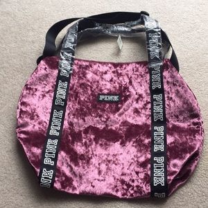 Victoria’s Secret Pink duffel bag